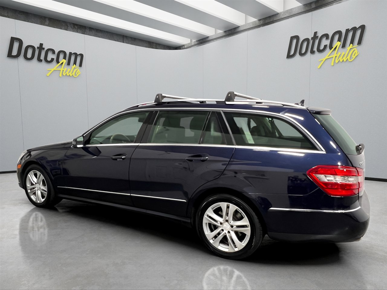 Used 2011 Mercedes-Benz E 350 4MATIC Wagon image 4