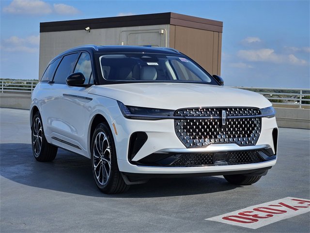 New 2026 Lincoln Nautilus Reserve image 3