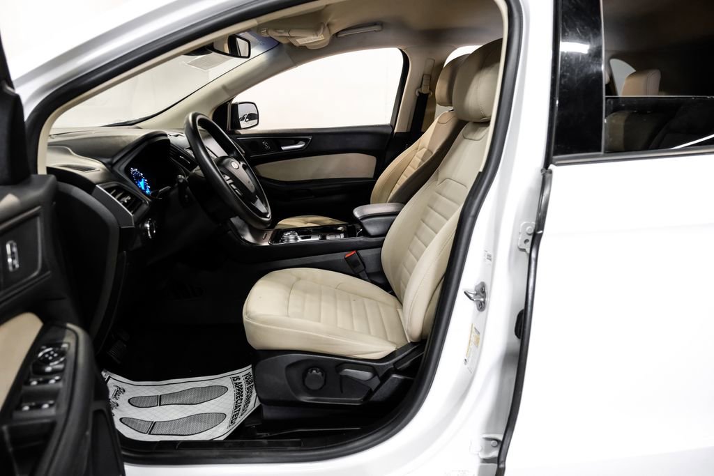 Used 2019 Ford Edge SE image 4