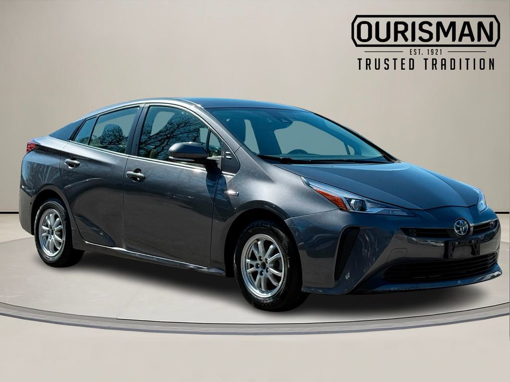 Used 2022 Toyota Prius LE image 1