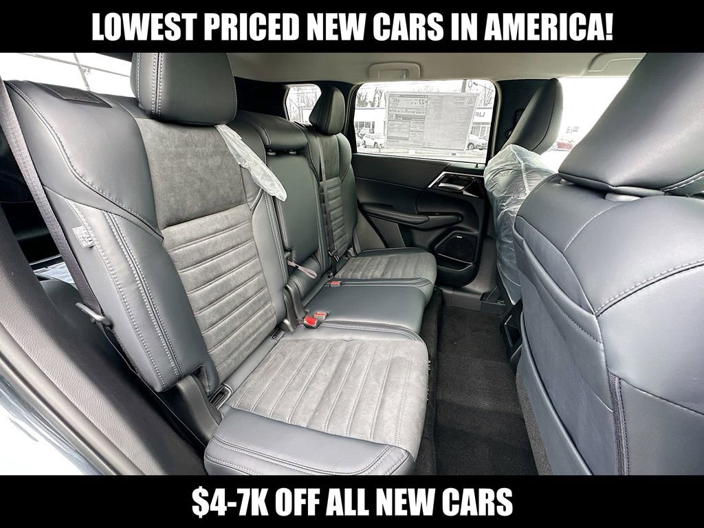 New 2026 Mitsubishi Outlander SE image 10