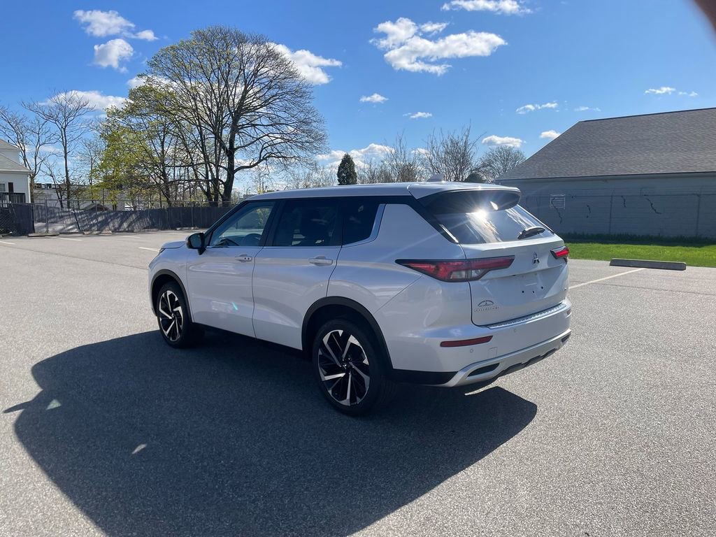 Used 2024 Mitsubishi Outlander SE AWD/4WD image 8