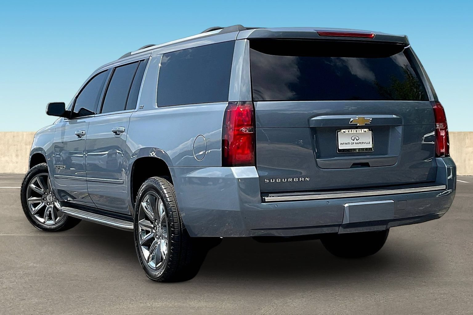 Used 2015 Chevrolet Suburban LTZ AWD/4WD image 4