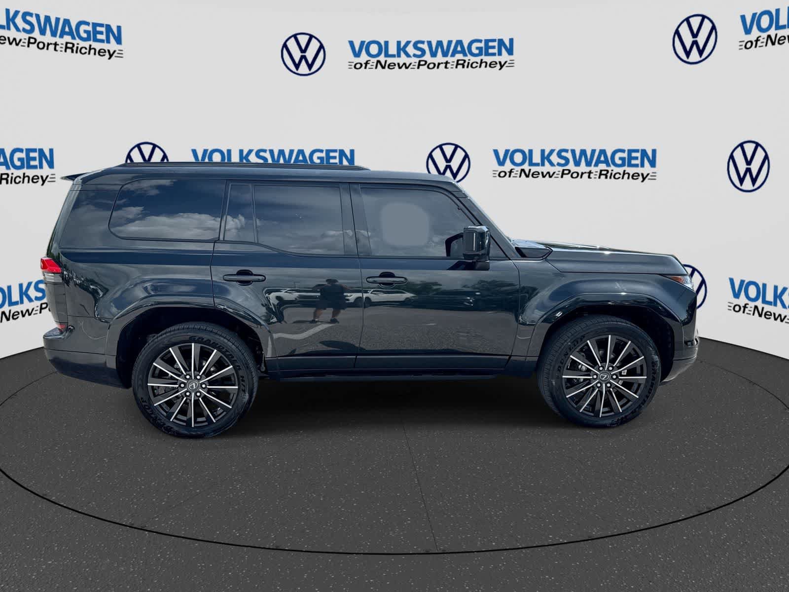 Used 2025 Lexus GX 550 w/ Accessory Package (2T) AWD/4WD image 15