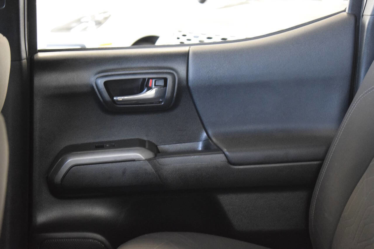 Used 2017 Toyota Tacoma TRD Off-Road image 74