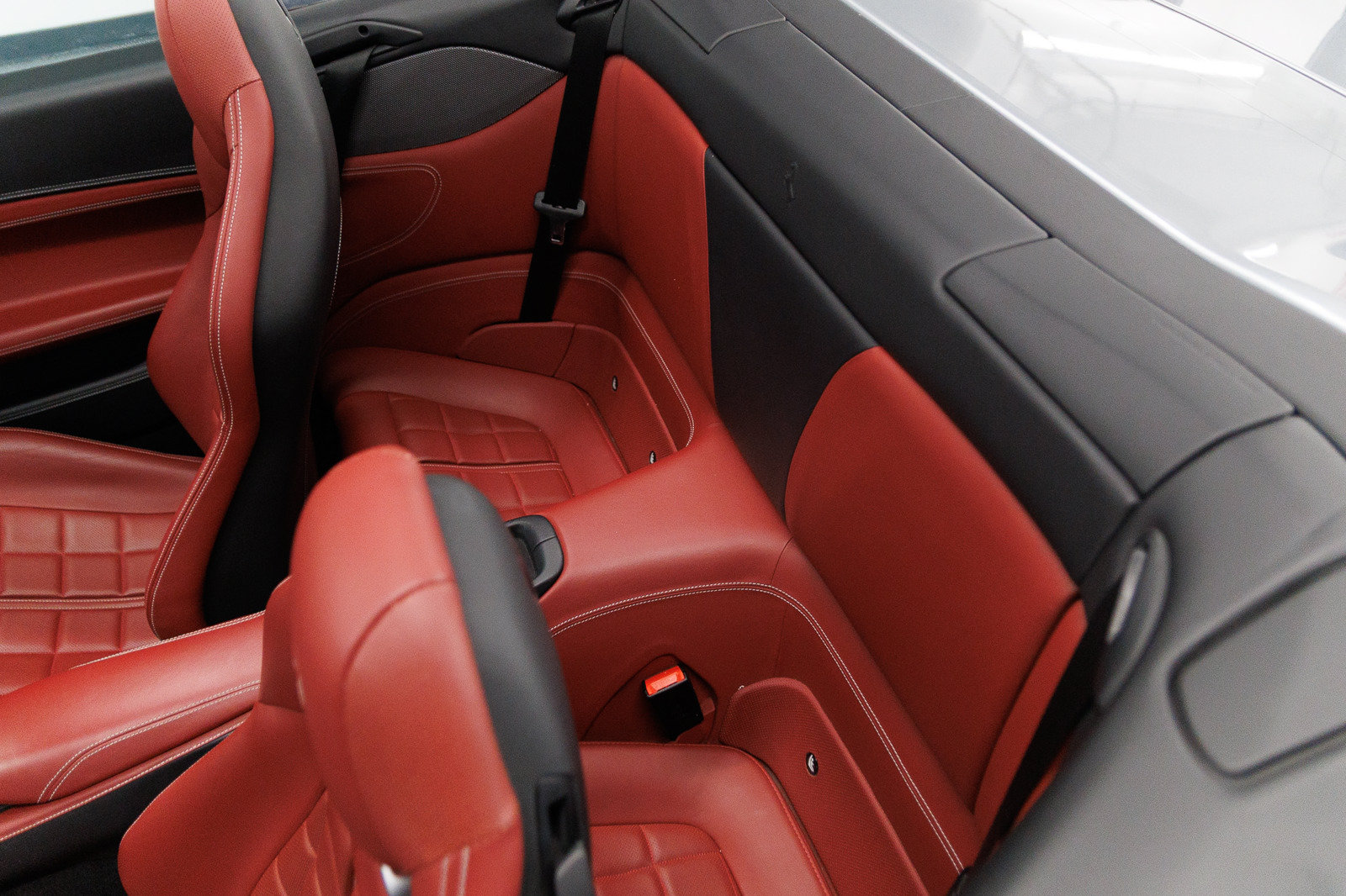 Used 2019 Ferrari Portofino RWD image 40