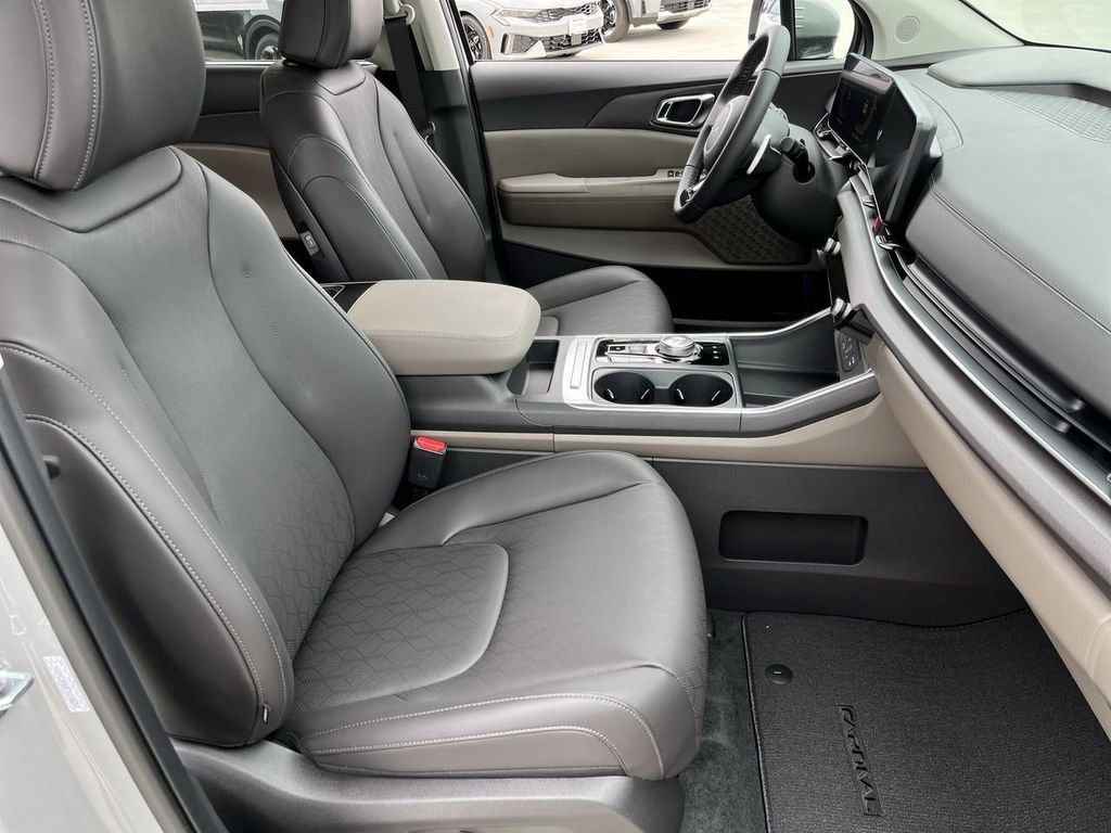 New 2026 Kia Carnival EX FWD image 28
