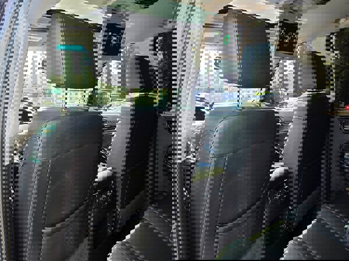 Used 2018 Chevrolet Tahoe LT image 21