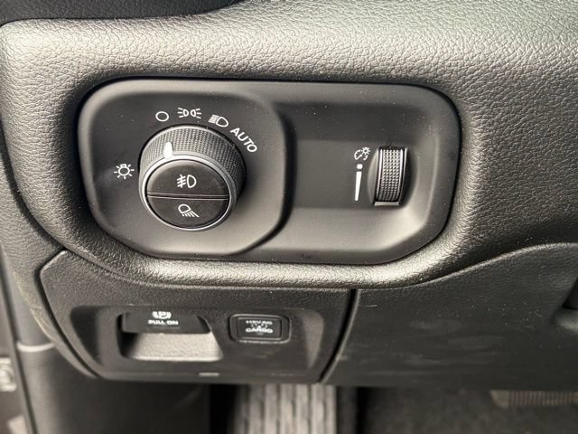 New 2026 RAM 1500 Express AWD/4WD image 22