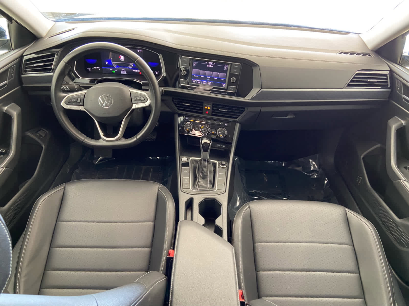 Used 2024 Volkswagen Jetta SE image 16