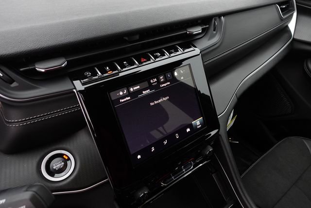 New 2025 Jeep Grand Cherokee Altitude image 20