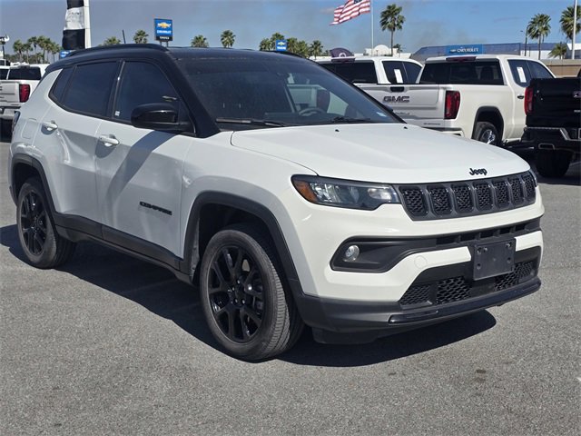 Used 2023 Jeep Compass Altitude image 4