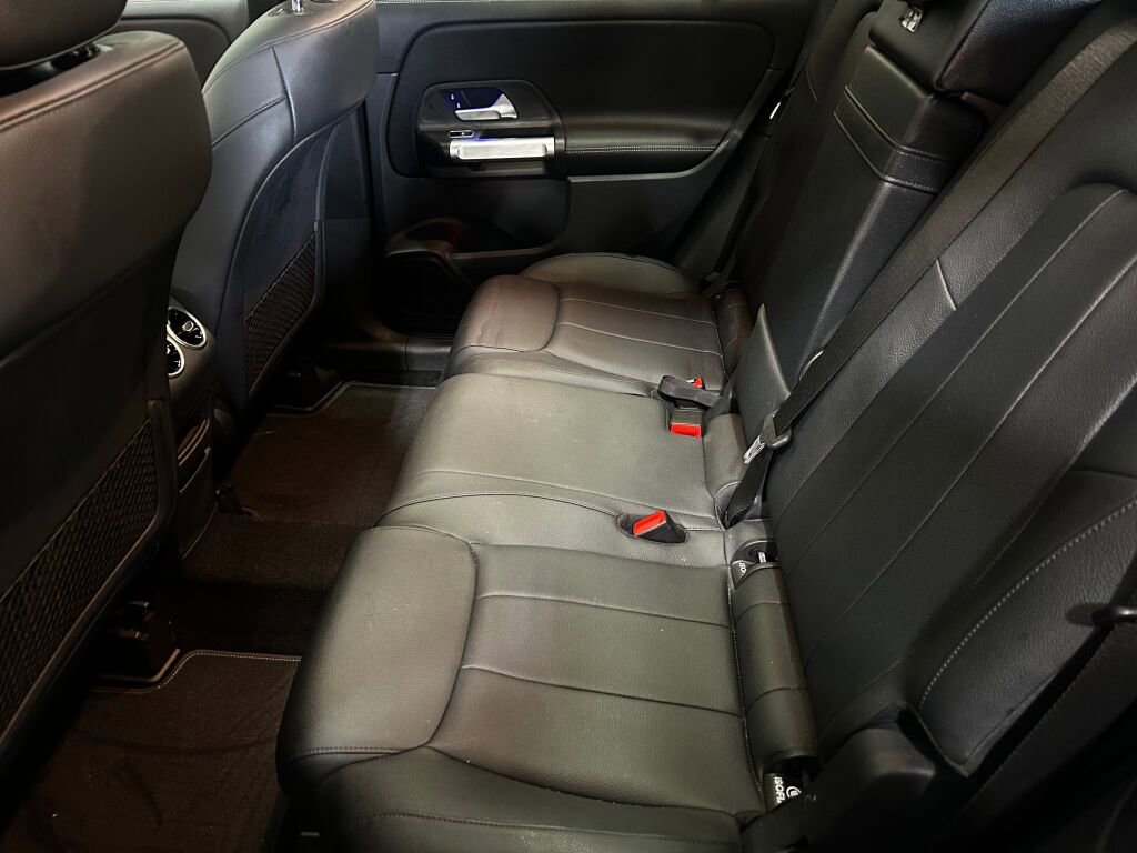 Certified 2022 Mercedes-Benz GLB 250 4MATIC image 18