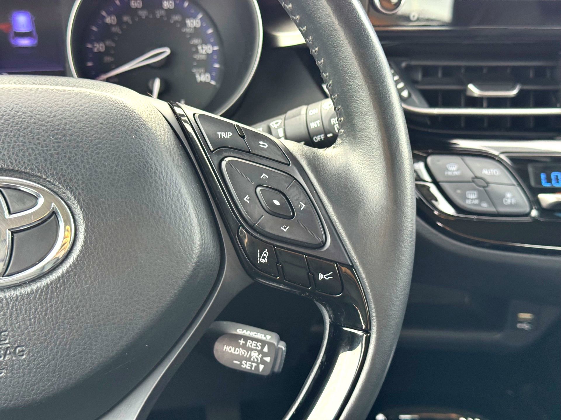 Used 2021 Toyota C-HR Limited image 23