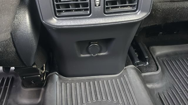 Used 2025 Toyota RAV4 LE image 9