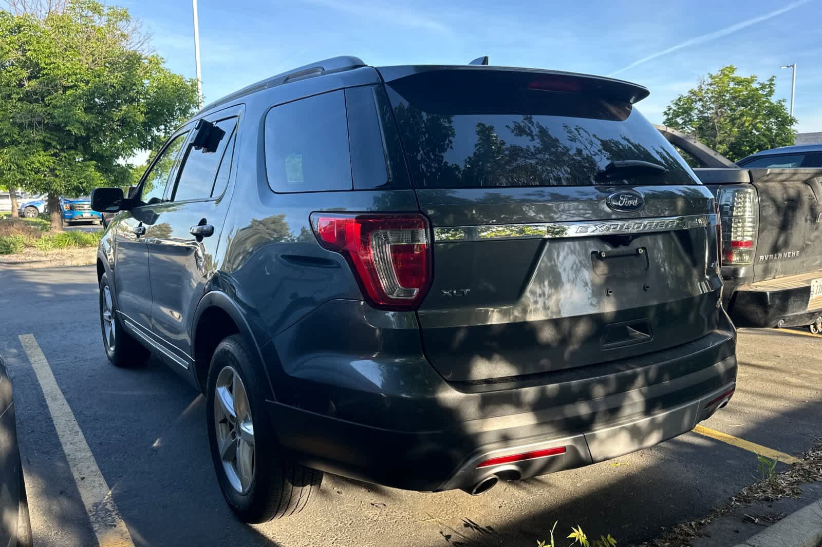 Used 2016 Ford Explorer XLT w/ Equipment Group 202A AWD/4WD image 6