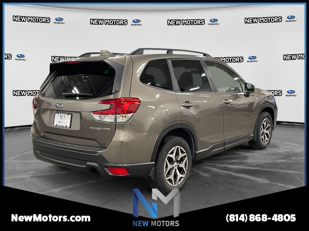 Used 2020 Subaru Forester Premium AWD/4WD image 5