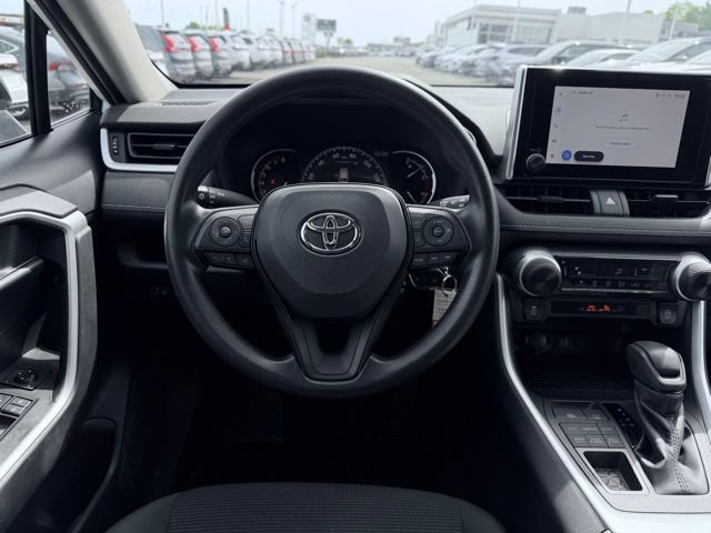 Used 2023 Toyota RAV4 LE AWD/4WD image 24