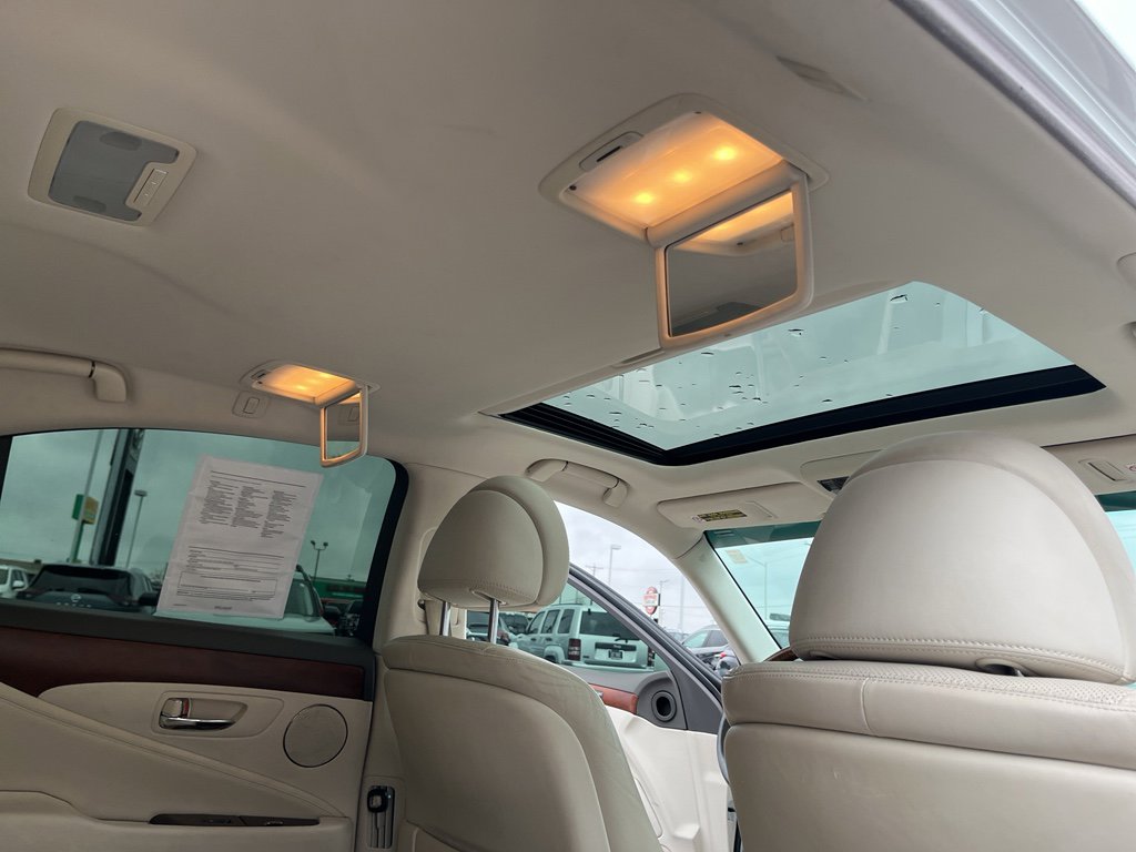 Used 2011 Lexus LS 460 w/ Comfort Pkg image 38