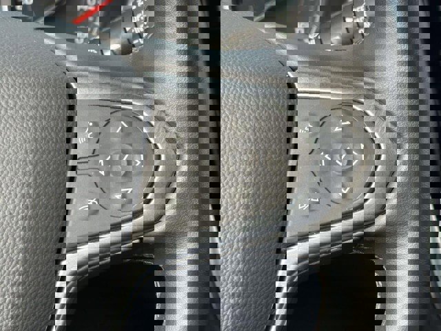 Used 2023 Chevrolet Traverse LT image 27