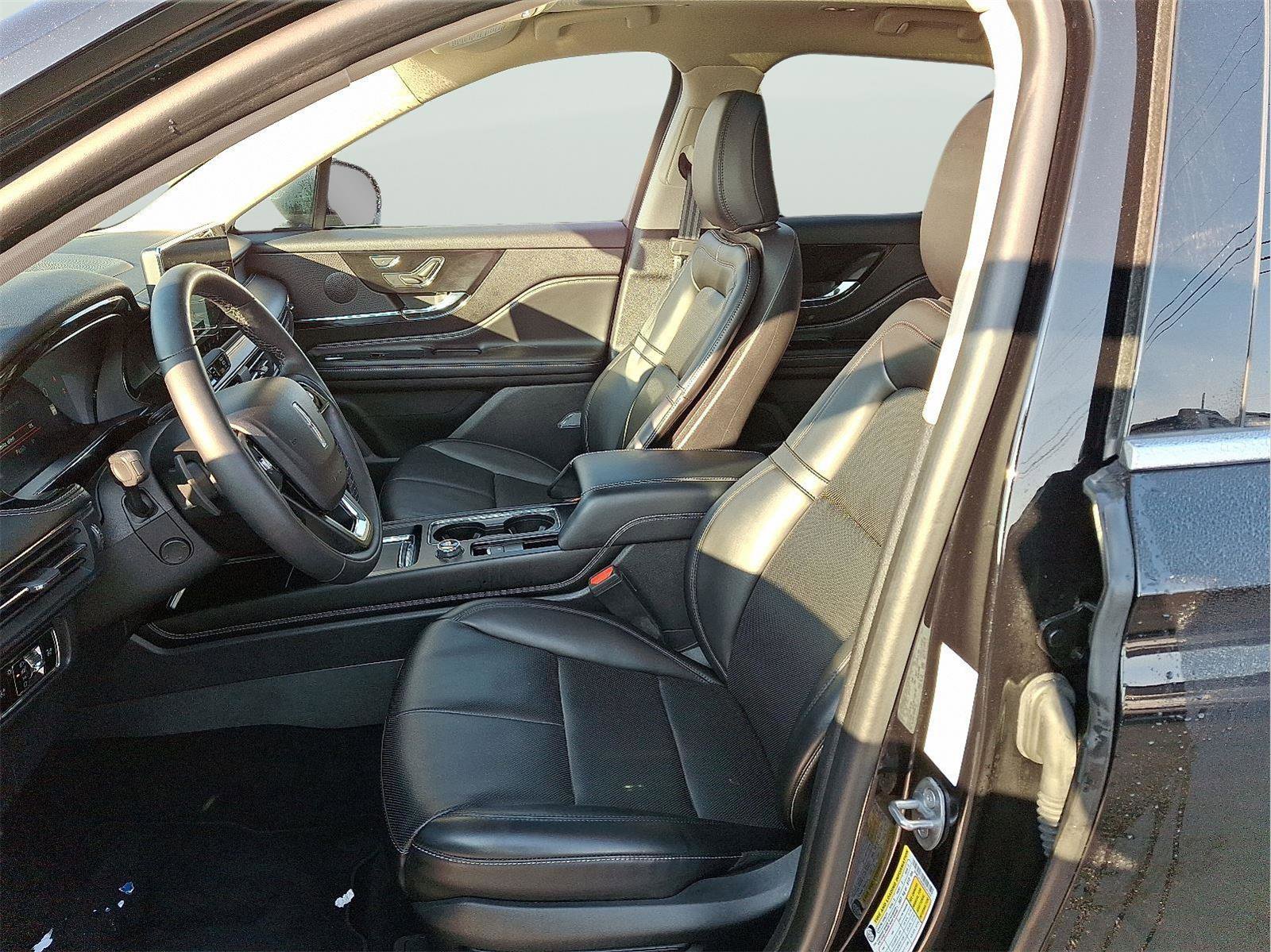 Used 2024 Lincoln Corsair AWD w/ Equipment Group 101A image 13