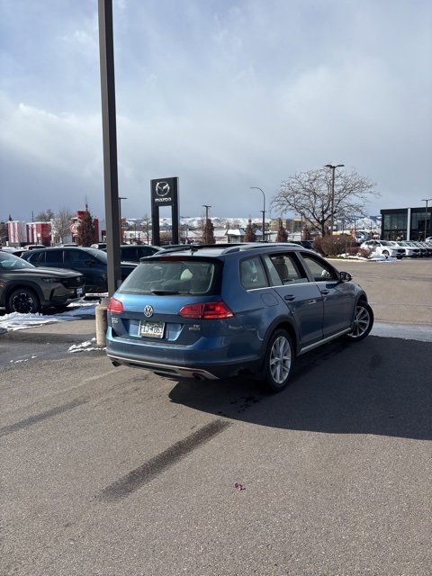 Used 2017 Volkswagen Golf Alltrack SE image 3