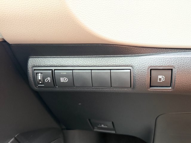 Used 2025 Toyota Corolla LE FWD image 26