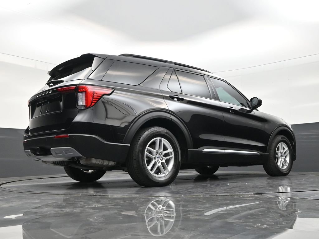 Used 2025 Ford Explorer Active w/ Active Comfort Package RWD image 25