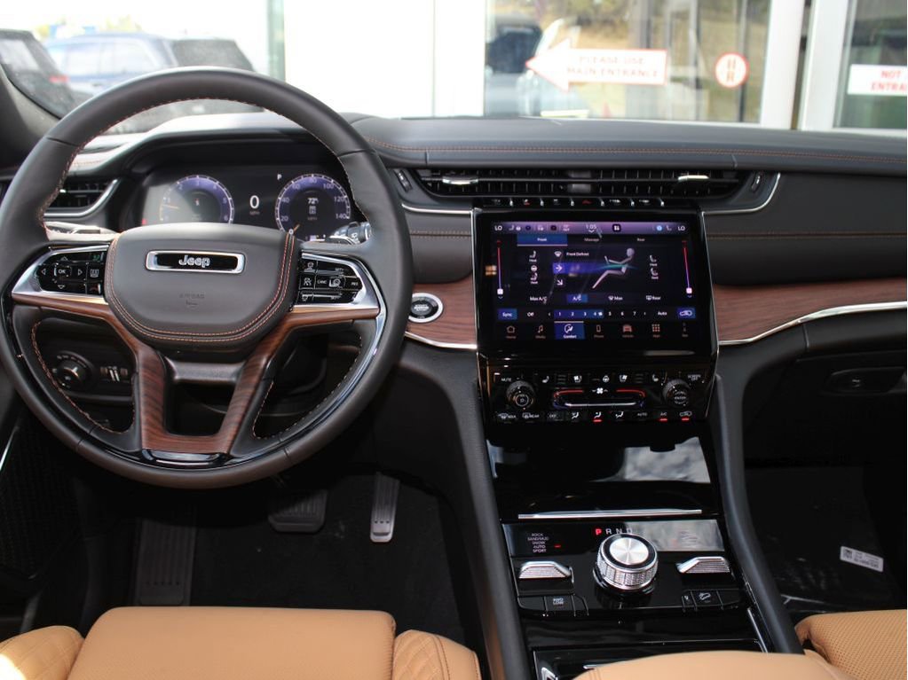 New 2025 Jeep Grand Cherokee Summit image 26