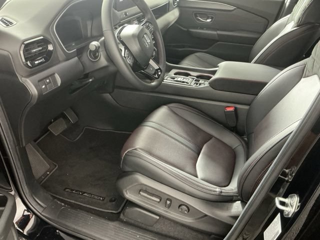Certified 2026 Honda Pilot Black Edition image 8