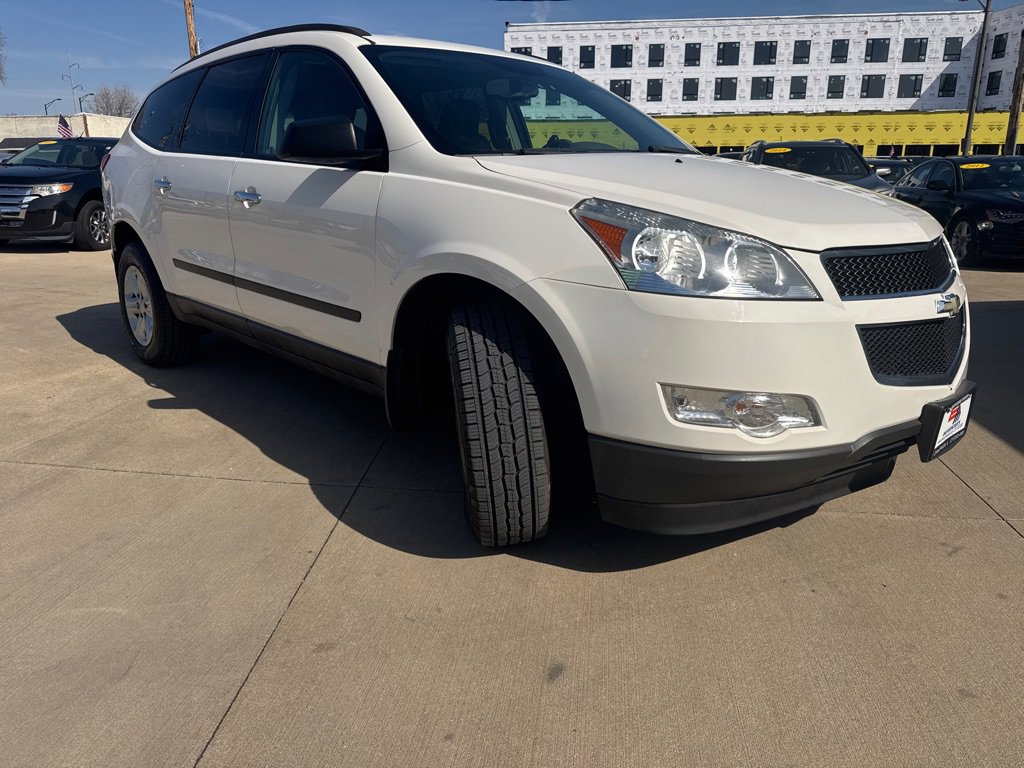 Used 2011 Chevrolet Traverse LS FWD image 3