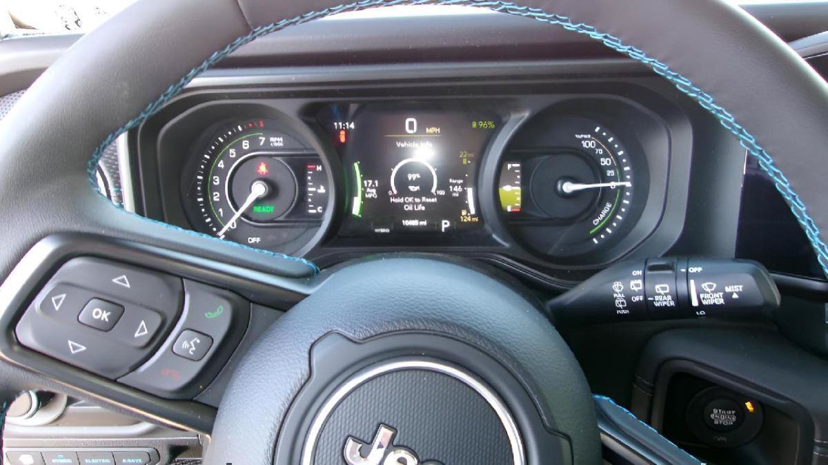 Used 2025 Jeep Wrangler Unlimited Rubicon 4xe w/ Safety Group AWD/4WD image 12
