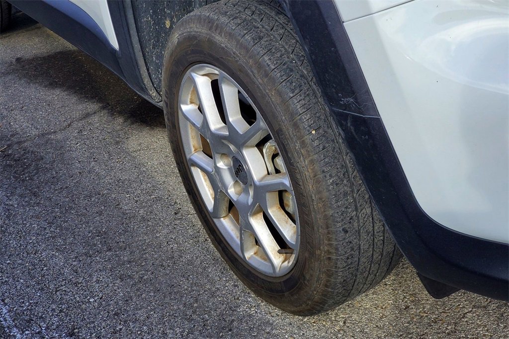 Used 2023 Jeep Renegade Latitude image 4