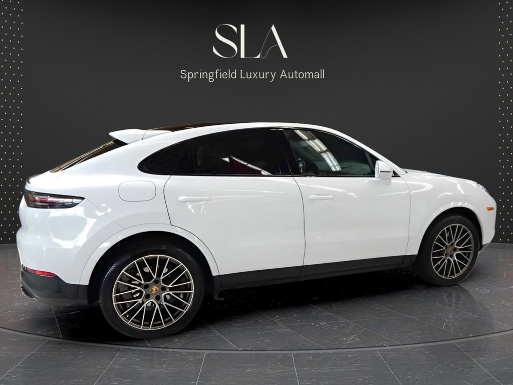 Used 2023 Porsche Cayenne Platinum Edition w/ Towing Package w/o Tow Ball image 3