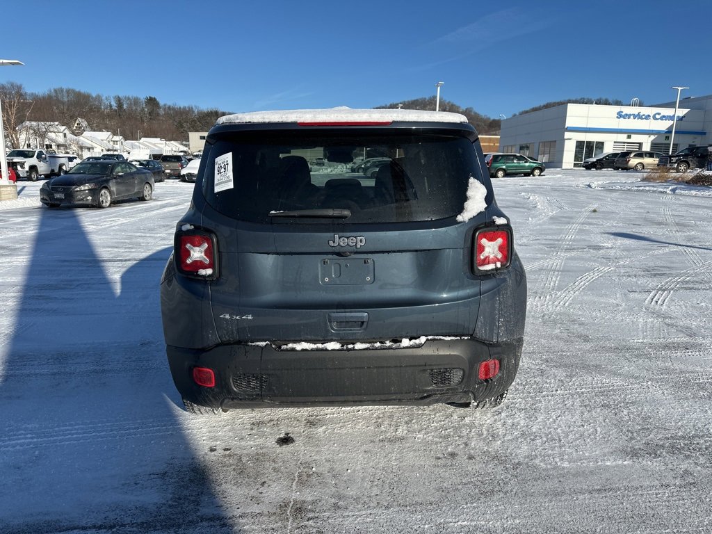 Used 2023 Jeep Renegade Latitude image 9
