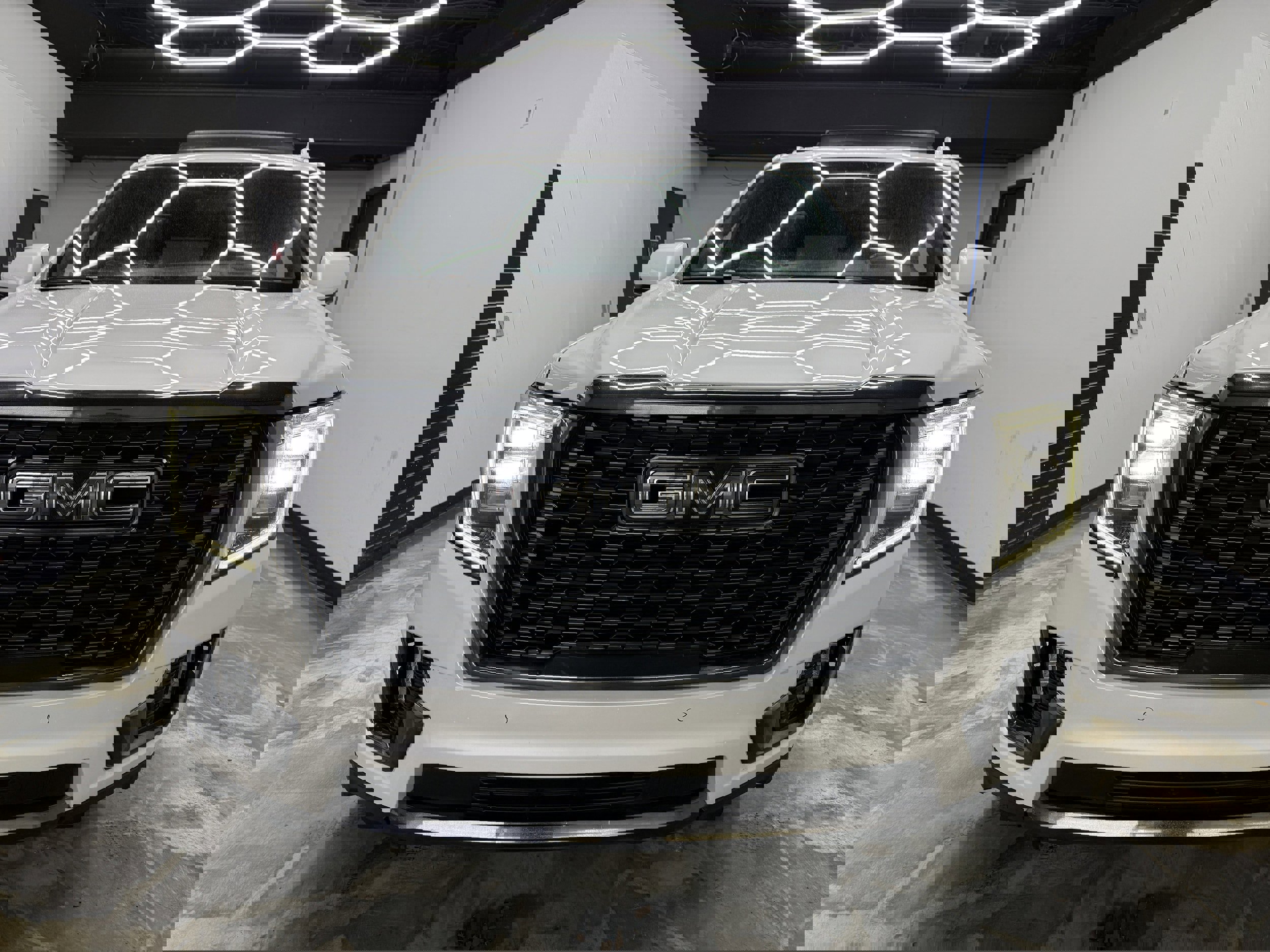 Used 2023 GMC Yukon XL Denali Ultimate w/ LPO, Floor Liner Package image 9