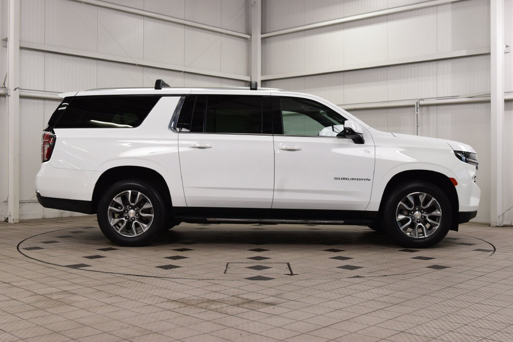 Used 2024 Chevrolet Suburban LT w/ LT Signature Package AWD/4WD image 9