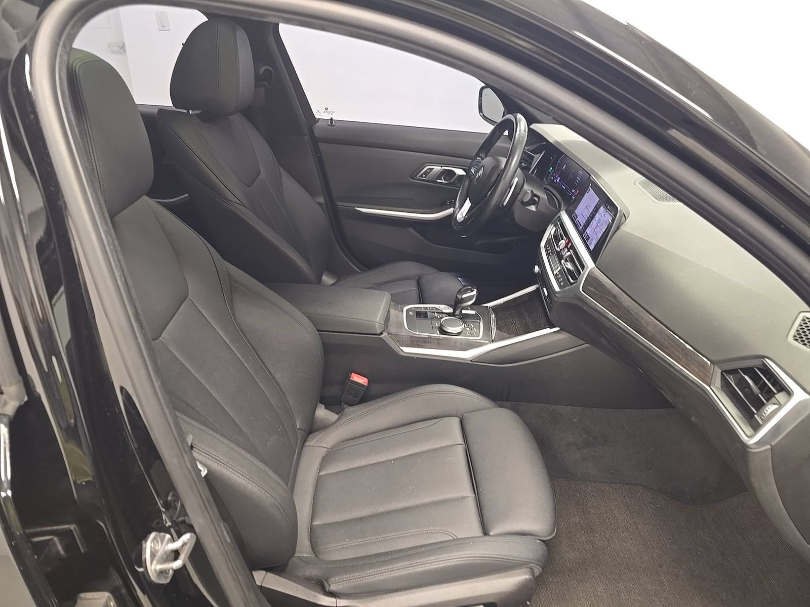 Used 2020 BMW 330i Sedan w/ Convenience Package RWD image 11