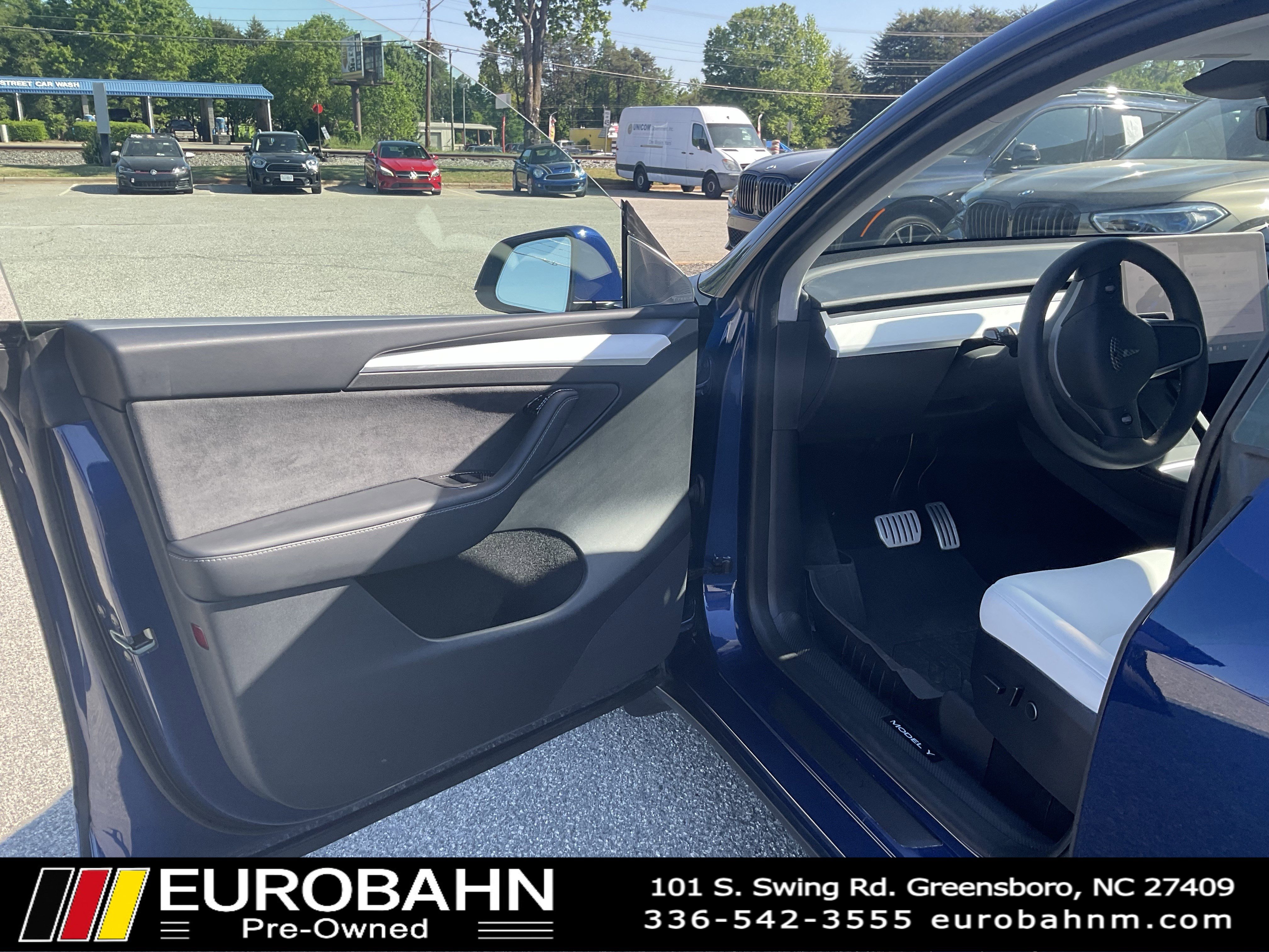 Used 2024 Tesla Model Y Performance image 9