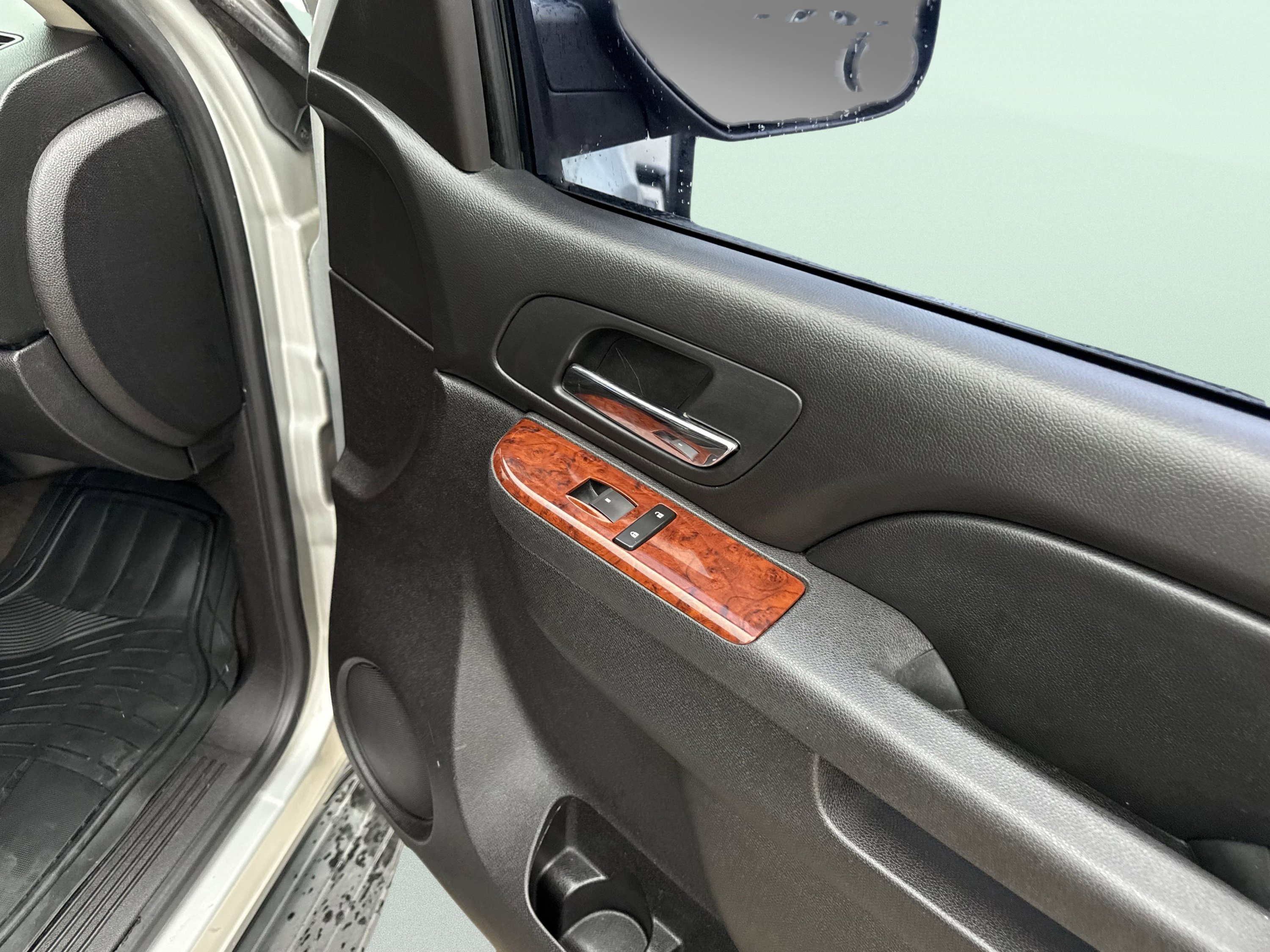 Used 2011 Chevrolet Tahoe LT image 46