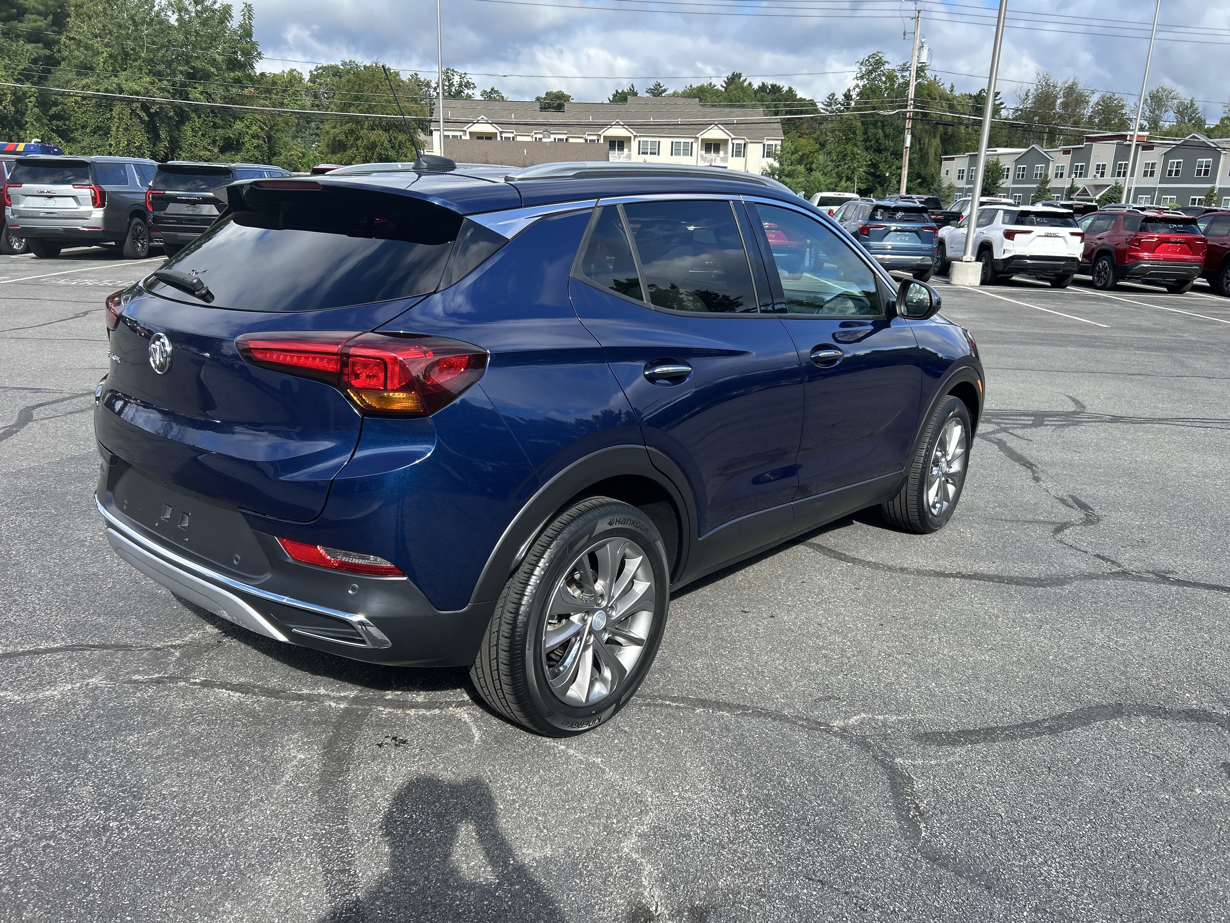 Used 2022 Buick Encore GX Essence w/ Advanced Technology Package AWD/4WD image 10