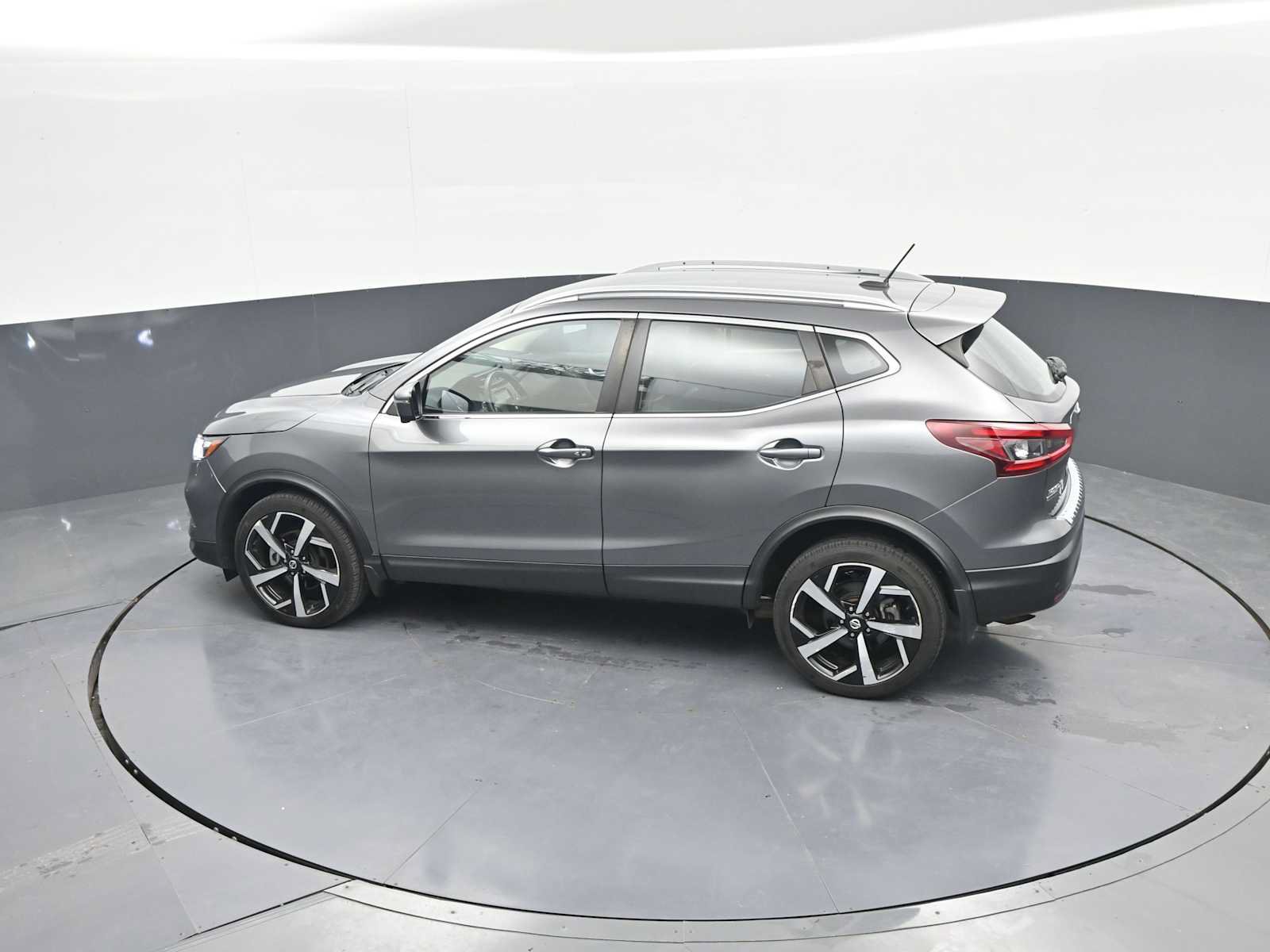 Used 2022 Nissan Rogue Sport SL AWD/4WD image 32