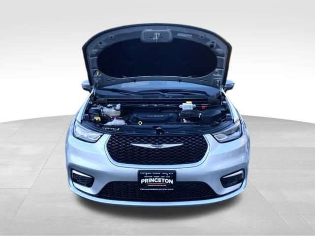 Used 2023 Chrysler Pacifica Pinnacle image 9