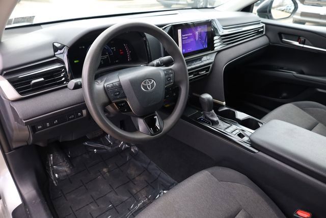 Used 2025 Toyota Camry LE image 10