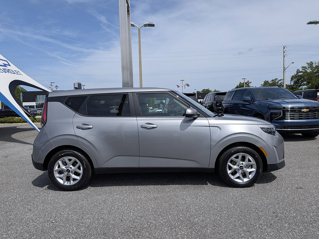 Used 2023 Kia Soul LX w/ LX Technology Package FWD image 29