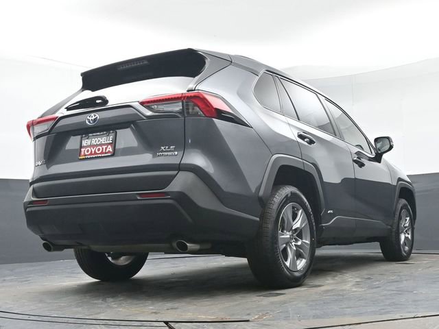 Certified 2022 Toyota RAV4 XLE image 34