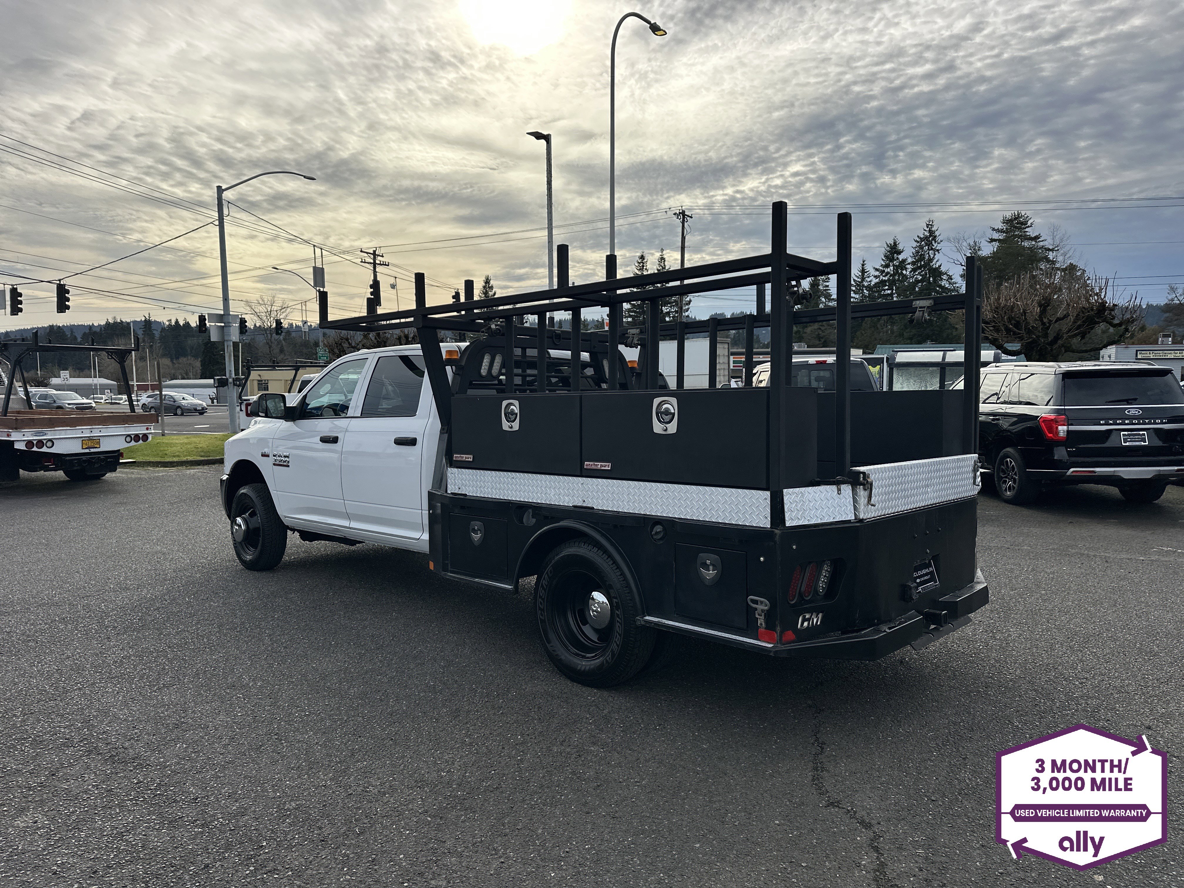 Used 2018 RAM 3500 Tradesman w/ Chrome Appearance Group AWD/4WD image 3