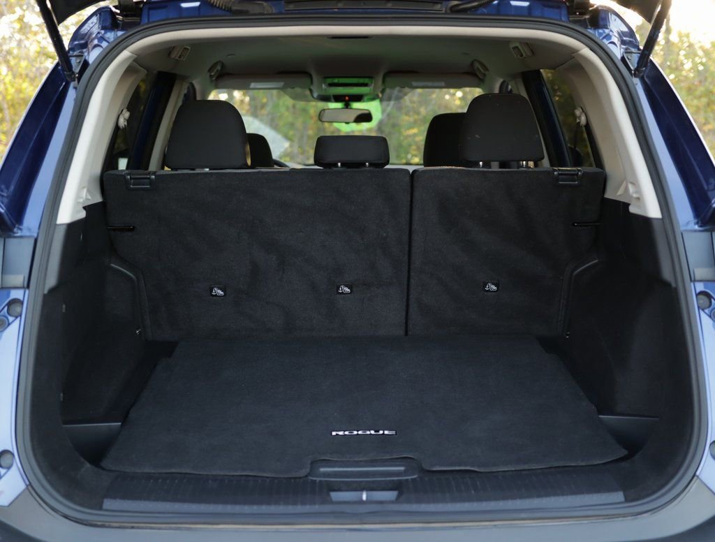 Used 2023 Nissan Rogue SV image 25