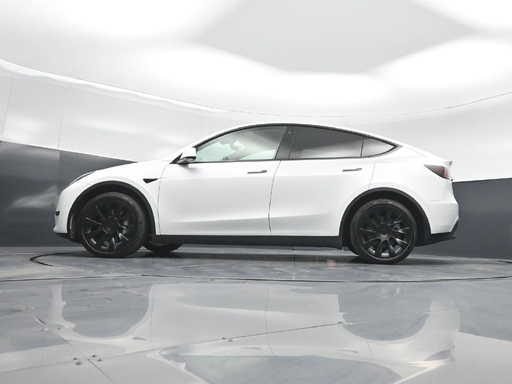 Used 2023 Tesla Model Y Long Range AWD/4WD image 43