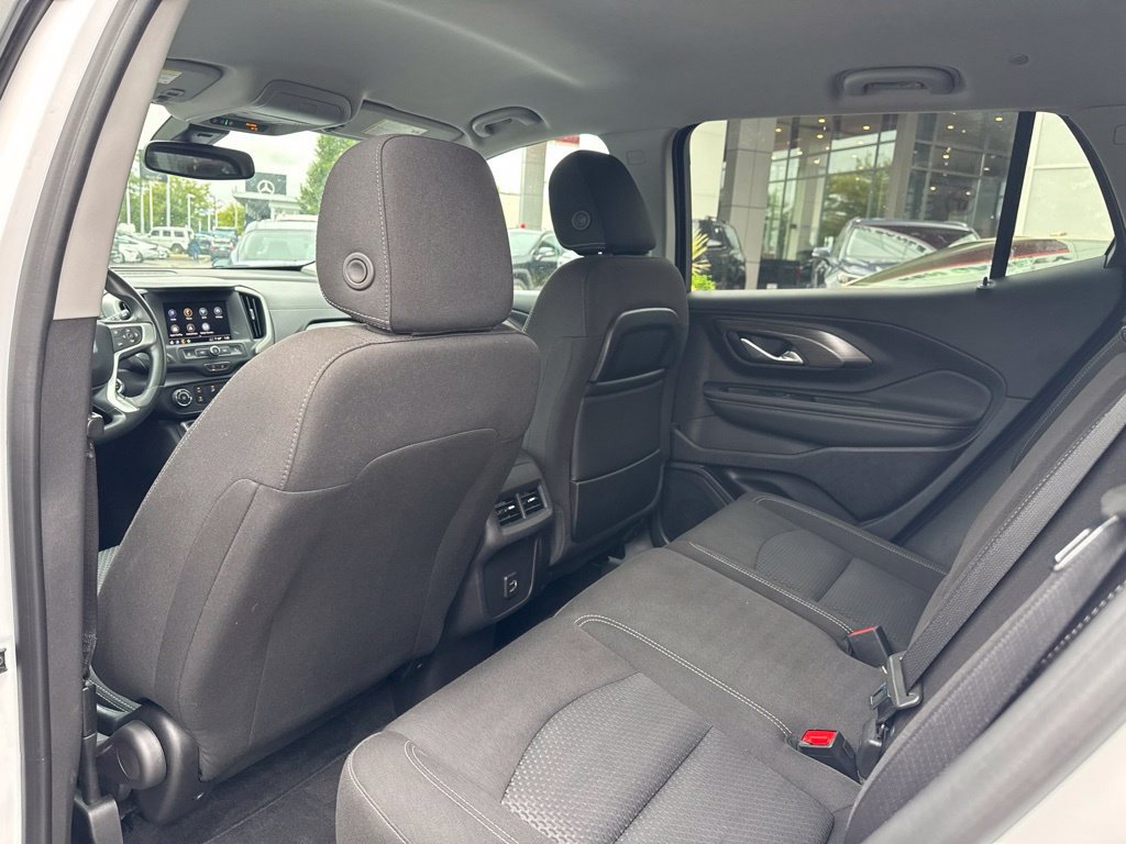 Used 2024 GMC Terrain SLE AWD/4WD image 16